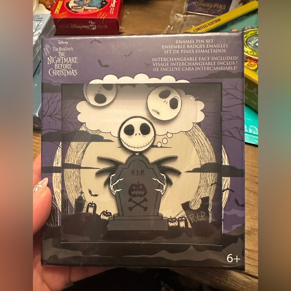 Jack Skellington NIGHTMARE BEFORE CHRISTMAS/NBC Boxed Pin Set